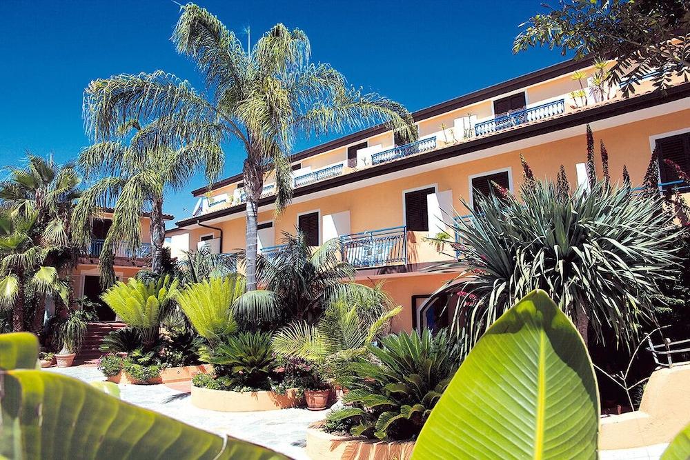 Residence Esmeraldo Capo Vaticano Exterior photo